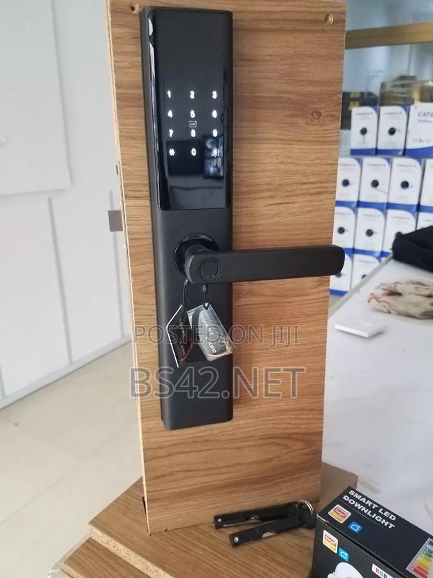 Smart Locks · Photo 4