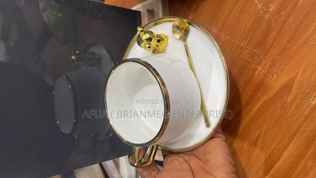 Luxury Ceramic Coffee Mug With Underplate and Spoon. photo 5