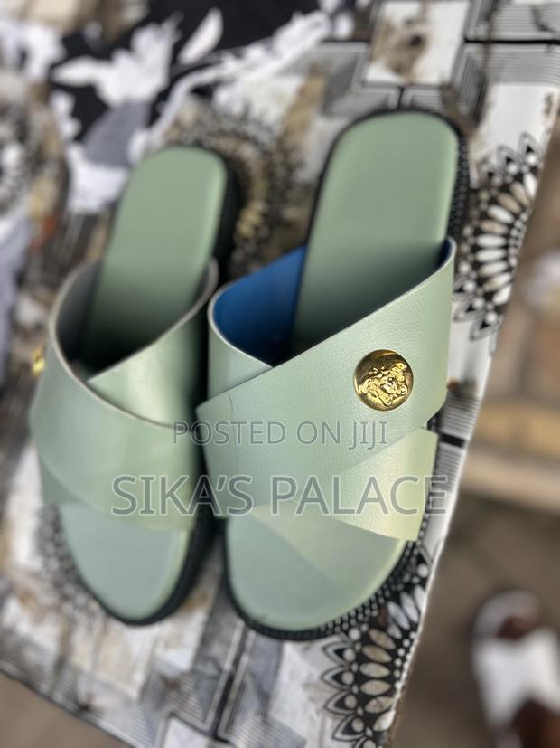 Light Green Leather Slippers · Photo 2