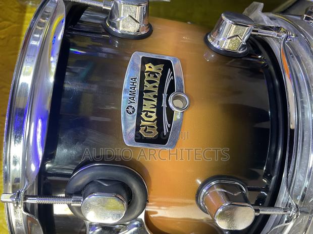 Yamaha Gigmaker 5 Set Acoustic Drum Set Two Cymbals · Photo 2