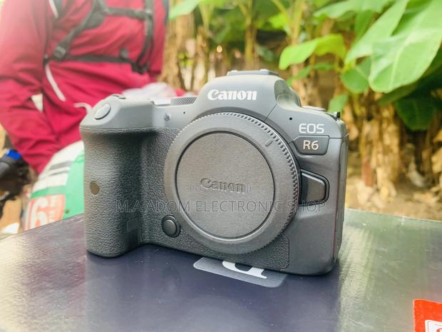 Canon R6 Camera With Lens · Photo 2
