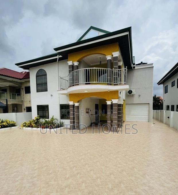 5bdrm House in Adenta for sale · Photo 1