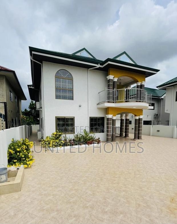 5bdrm House in Adenta for sale · Photo 2