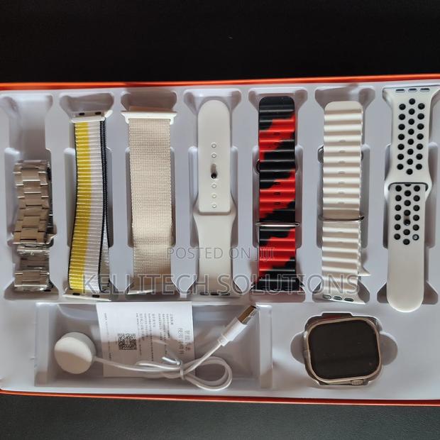 Ultra 7in1 Smart Watch · Photo 3