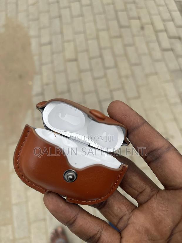 Original And Brand-new Apple Airpods Pro 2nd Generation photo 6