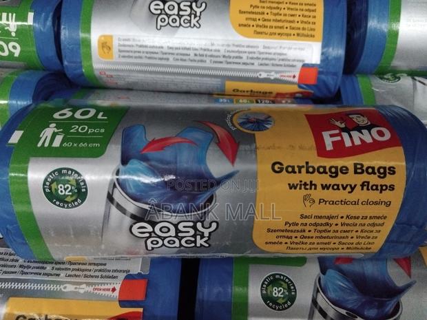 Garbage Bags With Wavy Flaps · Photo 4