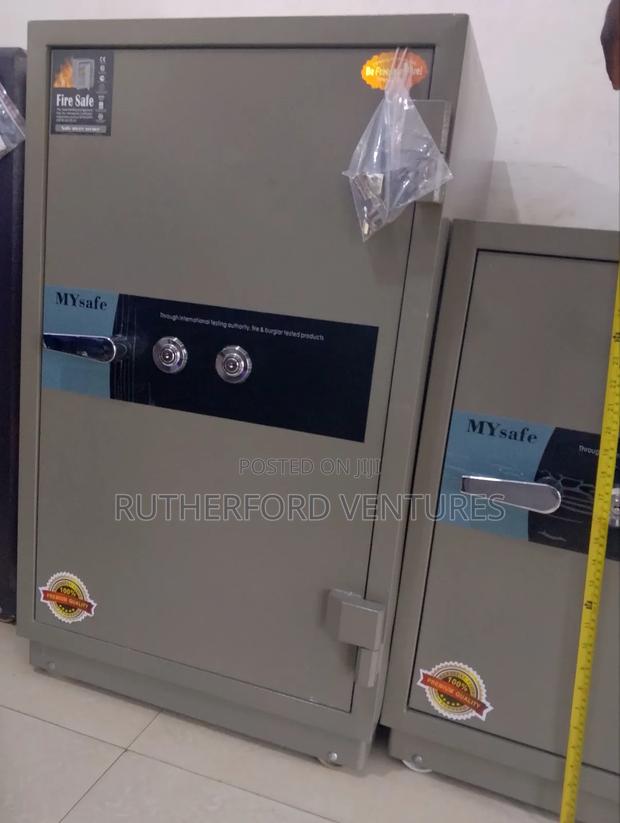 Fireproof Money Safe · Photo 2
