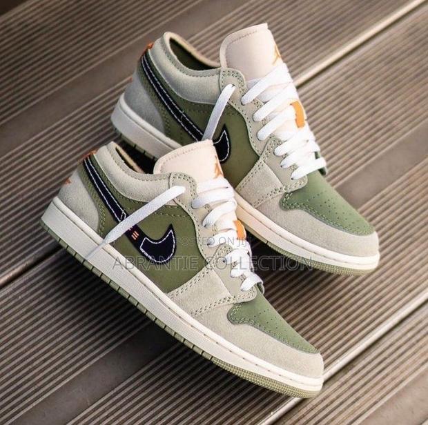 Air Jordan 1 Low Se Craft Light Olive · Photo 3