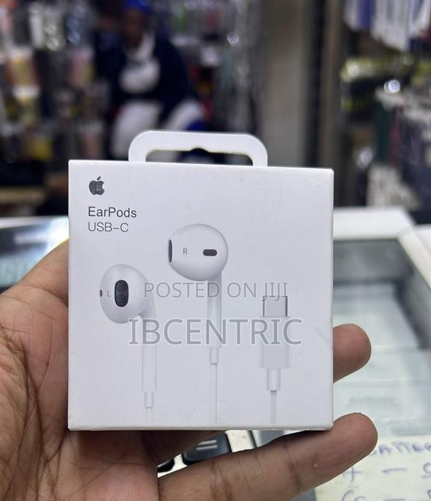 Type-C Stereo Headphones for iPhone 15 Pro Max · Photo 3