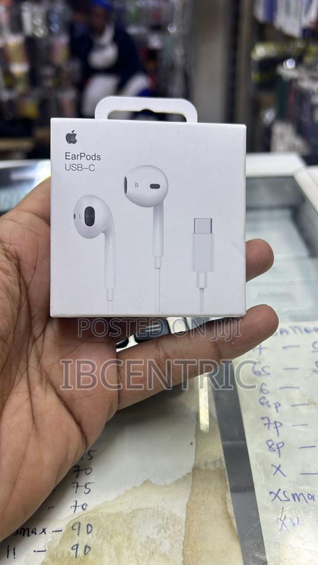 Type-C Stereo Headphones for iPhone 15 Pro Max · Photo 4