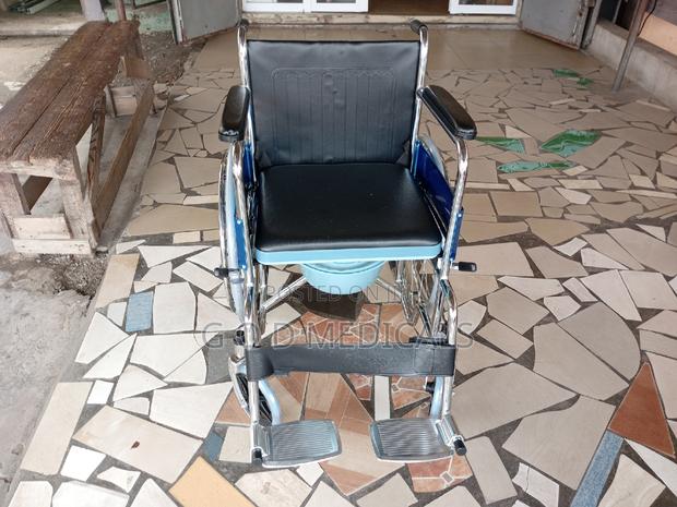 Commod Wheel Chair · Photo 2