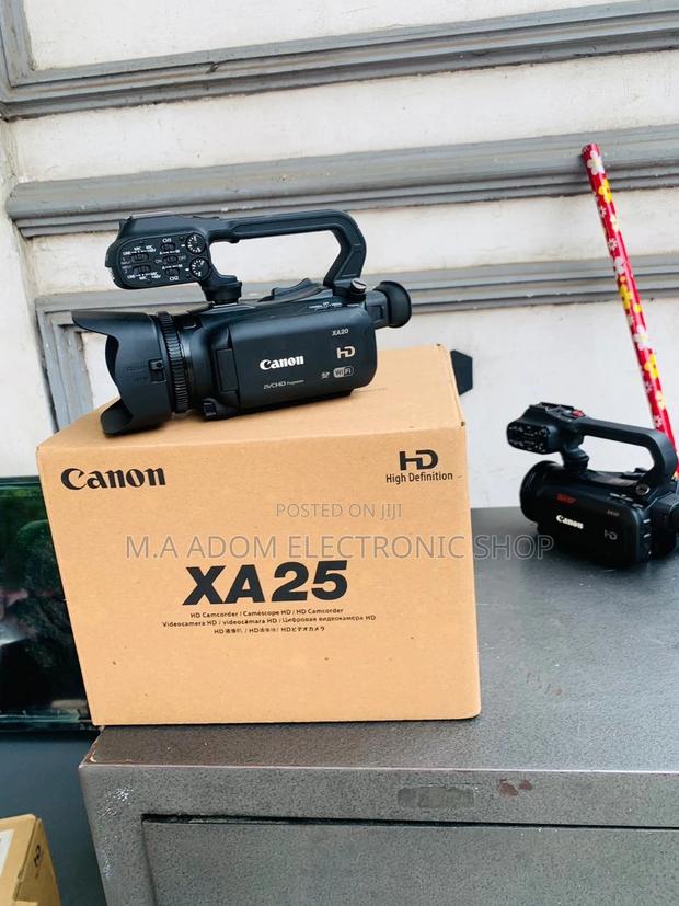 Canon XA25 Professional Camcorder. · Photo 2