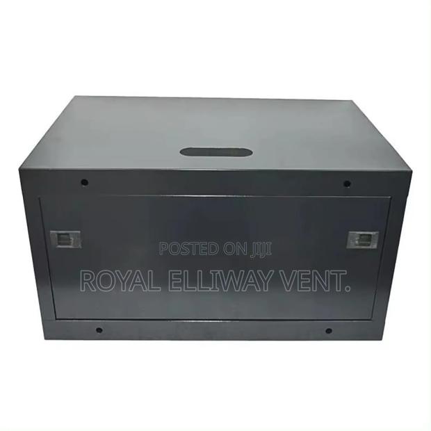 6u Cabinet With Fan and Tray · Photo 4