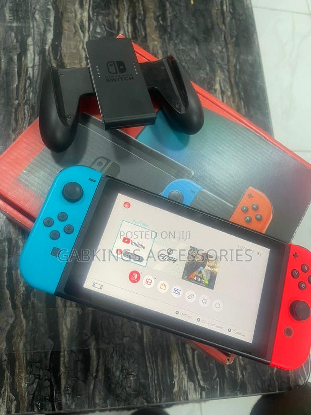 Nintendo Switch · Photo 2