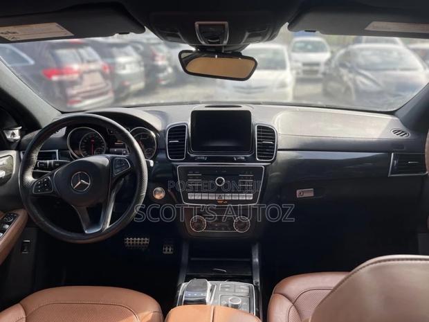 Mercedes-Benz GLE-Class 2020 Black photo 4