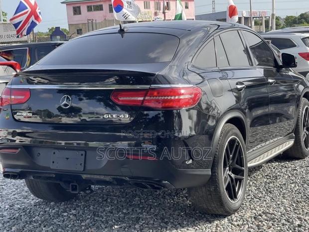 Mercedes-Benz GLE-Class 2020 Black photo 10