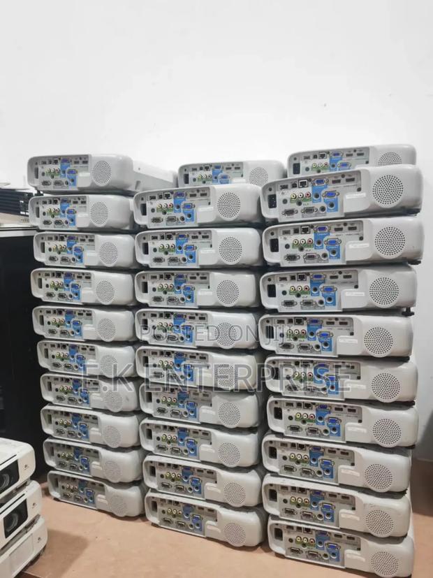 Projector and Screen Rental · Photo 4