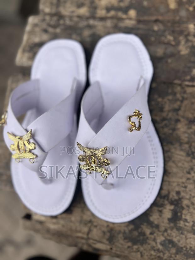 Royal White With Polish Gold Ornament Slippers · Photo 3