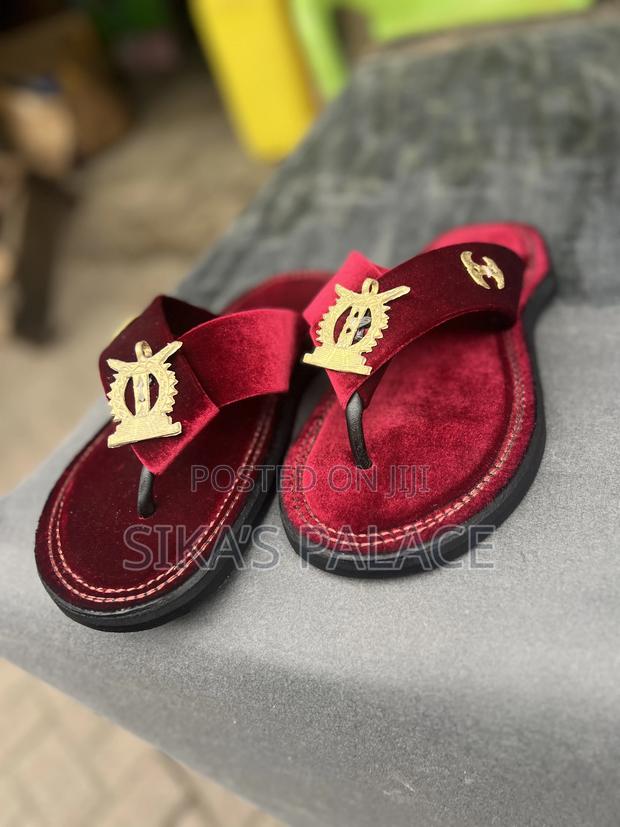 Wine Royal Ahenema Slippers · Photo 2