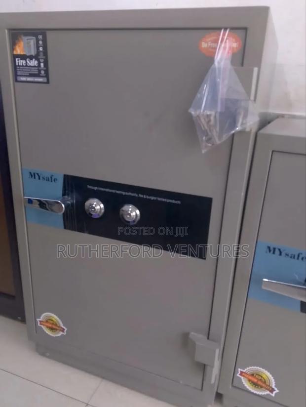 Fireproof Money Safe · Photo 2