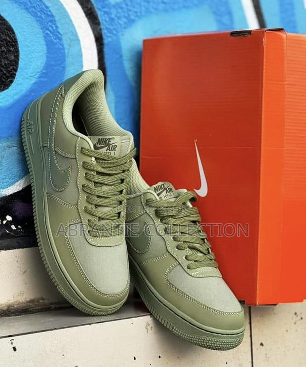 Nike Air Force 1 Premium Oil Green · Photo 3
