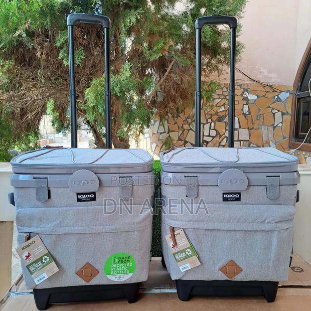 Igloo Maxcold Fusion 36-Can Roller Bag · Photo 4