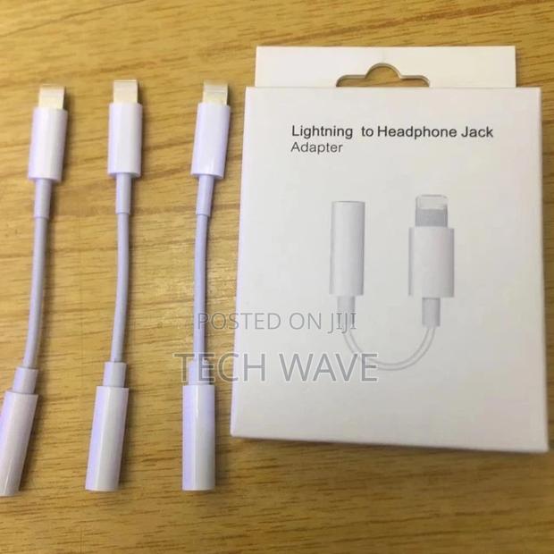 Original iPhone Lightning for Earpiece Adapter · Photo 3