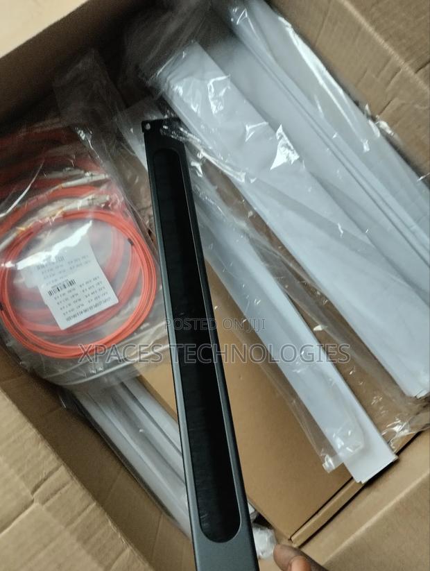 19'' 1U Rack Mount Brush Plate, Rack Cable Management · Photo 4