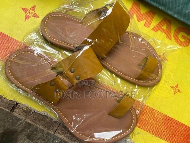 Goldish Yellow Ladies Slippers · Photo 4
