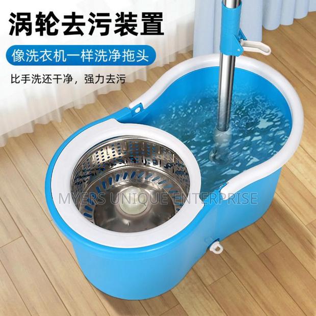 High Quality 360 Spin Mop Bucket With 2 Mop Heads · Photo 2