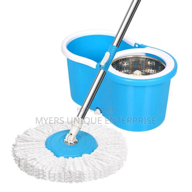 High Performance 360 Spin Mop Bucket With 2 Mop Heads · Photo 2
