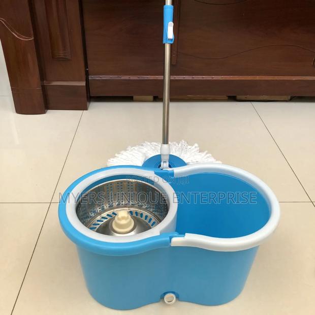 Classy 360 Spin Mop Bucket With 2 Mop Heads · Photo 2