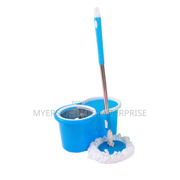 100% Super Absorbent 360 Spin Mop Bucket With 2 Mop Heads · Photo 2