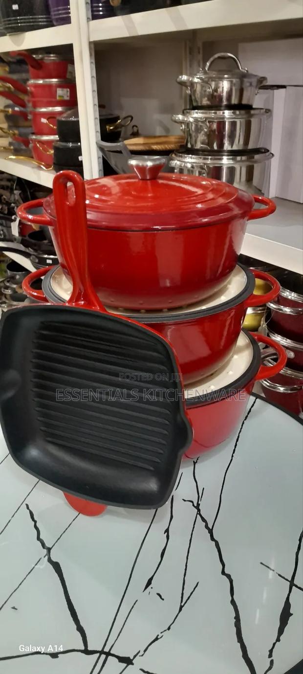 7pcs Cast Iron Cookware Set · Photo 2