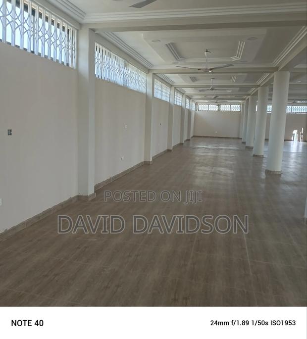 Commercial · Photo 2