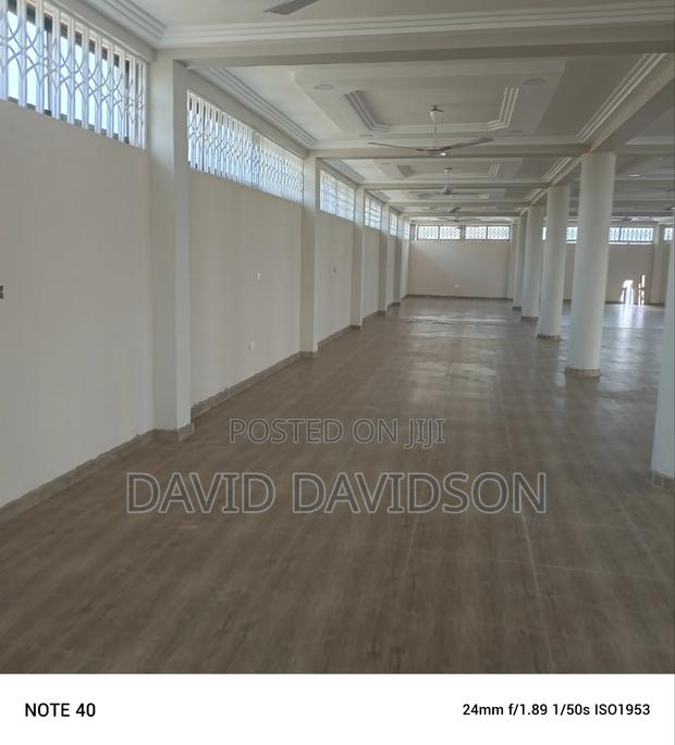 Commercial · Photo 3