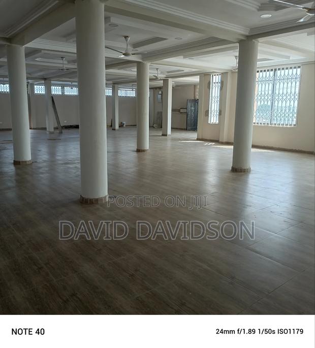 Commercial · Photo 4