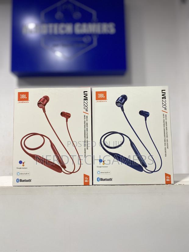JBL LIVE 220 - In-Ear Neckband Wireless Headphone · Photo 4