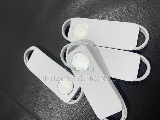 Apple Watch Magnetic Fast Charger to USB-C Cable (1 M) · Photo 4