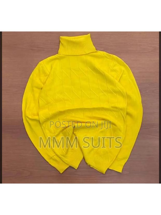 Quality Unisex Turtleneck Shirt in Yellow Colour · Photo 3