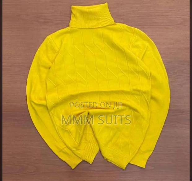 Quality Unisex Turtleneck Shirt in Yellow Colour · Photo 4