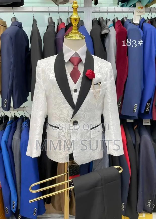 Quality 3-piece Children Suit · Photo 3