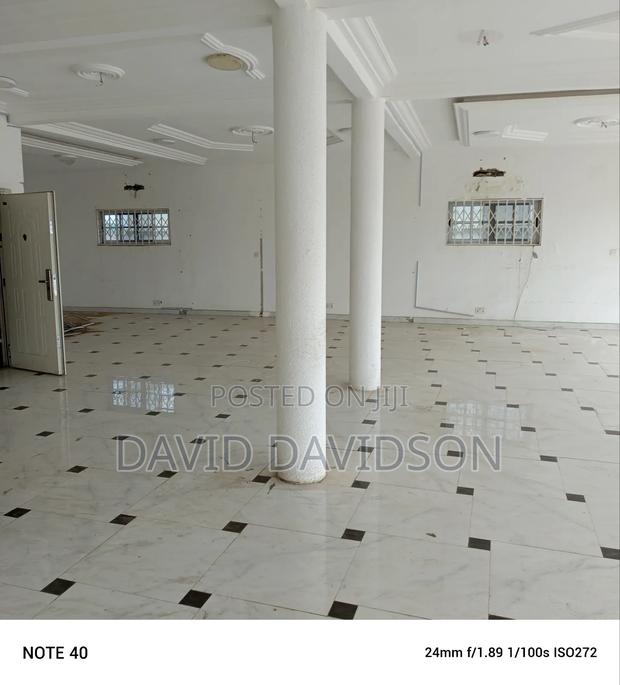 Commercial Church Space / Shop / Office Space · Photo 3