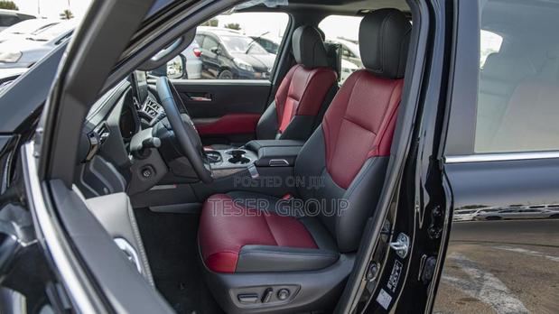 New Toyota Land Cruiser 2023 Black photo 5