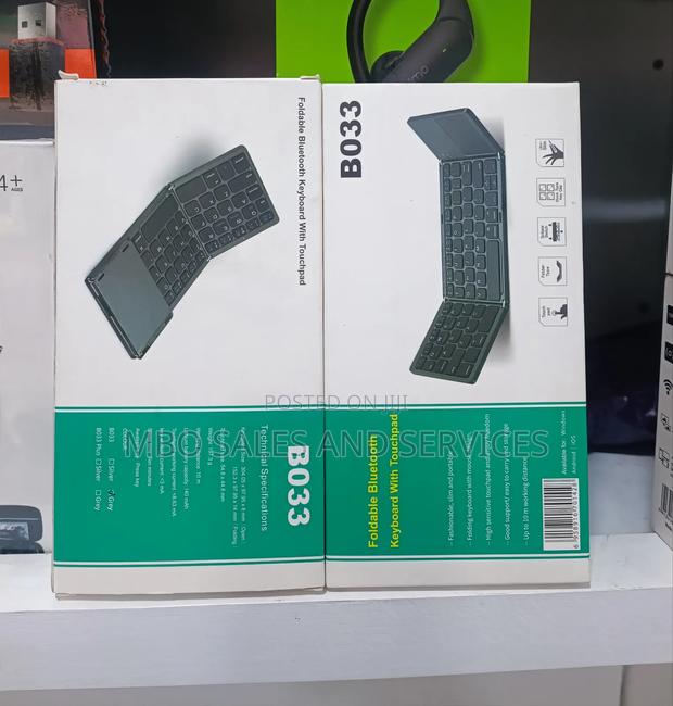 Foldable Bluetooth Keyboard With Touchpad · Photo 4