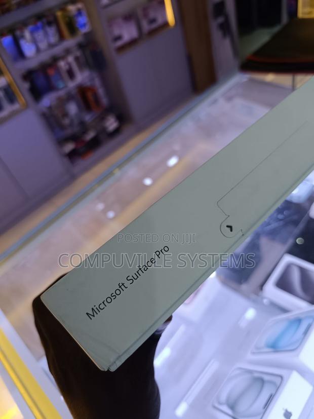 New Laptop Microsoft Surface Pro 16GB Intel SSD 512GB · Photo 3