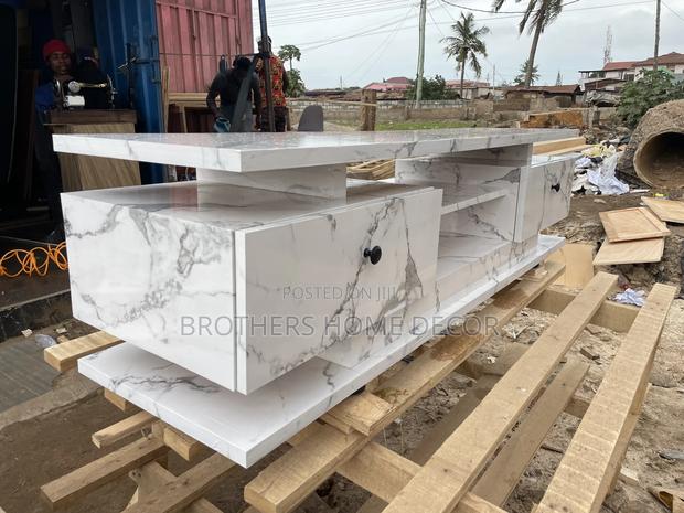 5 Feet Long TV Stand, for 32-80 Inches With Free Delivery photo 2