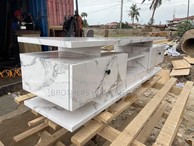 5 Feet Long TV Stand, for 32-80 Inches With Free Delivery
