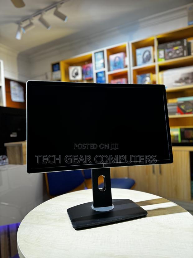 Dell P2314HT Monitor Full FHD 1920 X 1080, · Photo 4