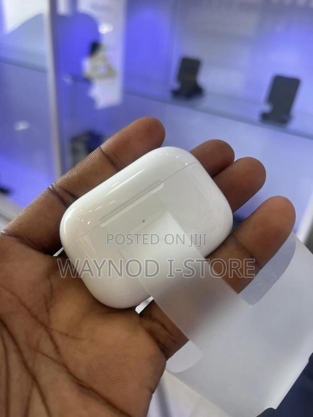 Airpods Pro 2nd Gen · Photo 3